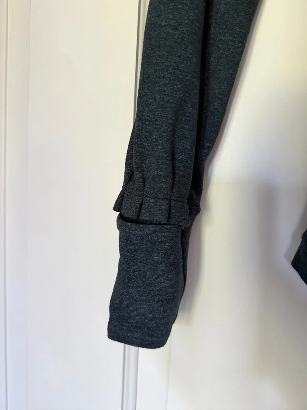 Lululemon Extra Mile 1/2 Zip / Size 6